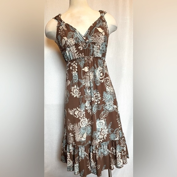 BCBGMaxAzria Dresses & Skirts - BCBG Maxazria floral dress